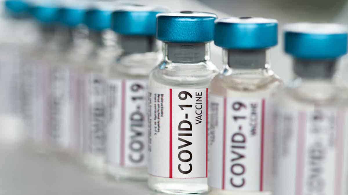 Las vacunas de AstraZeneca y Moderna disponibles alcanzan para cubrir el faltante de segunda dosis