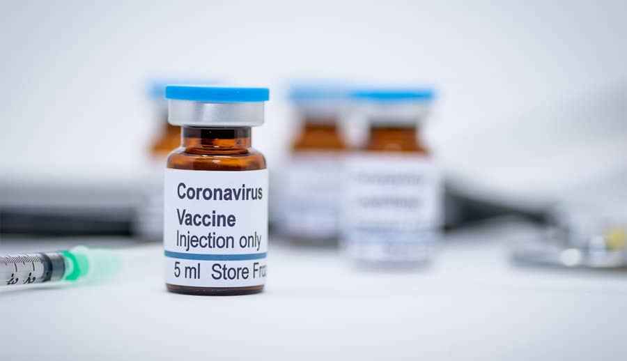 Nuevos datos y vacunas suman pequeñas victorias en la batalla global contra ómicron