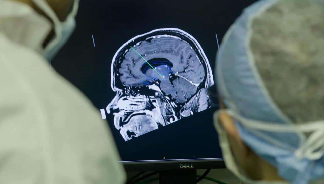Brain implant lets ‘locked in’ person chat with family