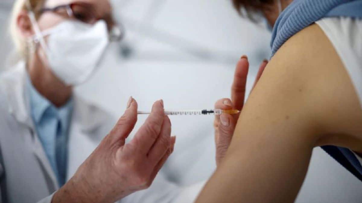 Ya se aplica la cuarta dosis contra el Covid en Rosario. A qué vacunatorios se puede concurrir.