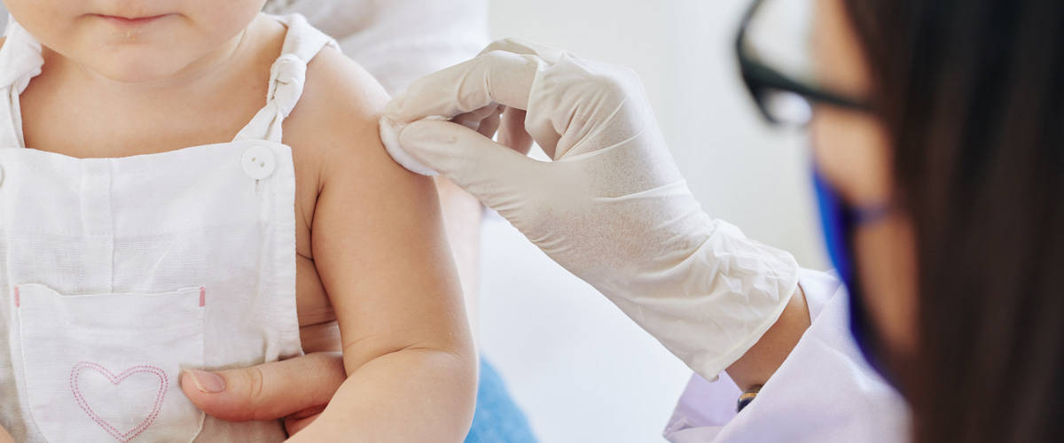 Hay que recuperar la confianza en las vacunas infantiles de manera urgente.