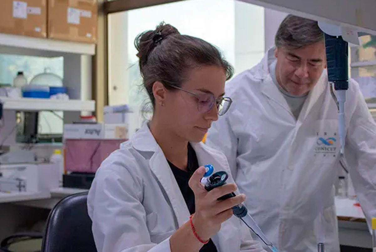 Impacto mundial. Científicos rosarinos dan otro golpe a las superbacterias